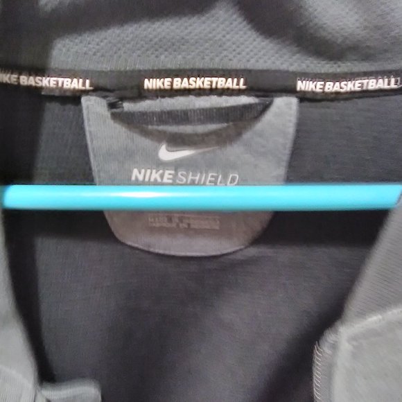 Nike Shield Basketball Men's Jacket/Coat Color Gray Size XLT - Picture 4 of 6